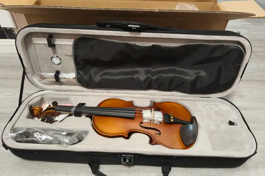Préparation de l'emballage et de l'expédition WeViolin pour les commandes internationales en gros